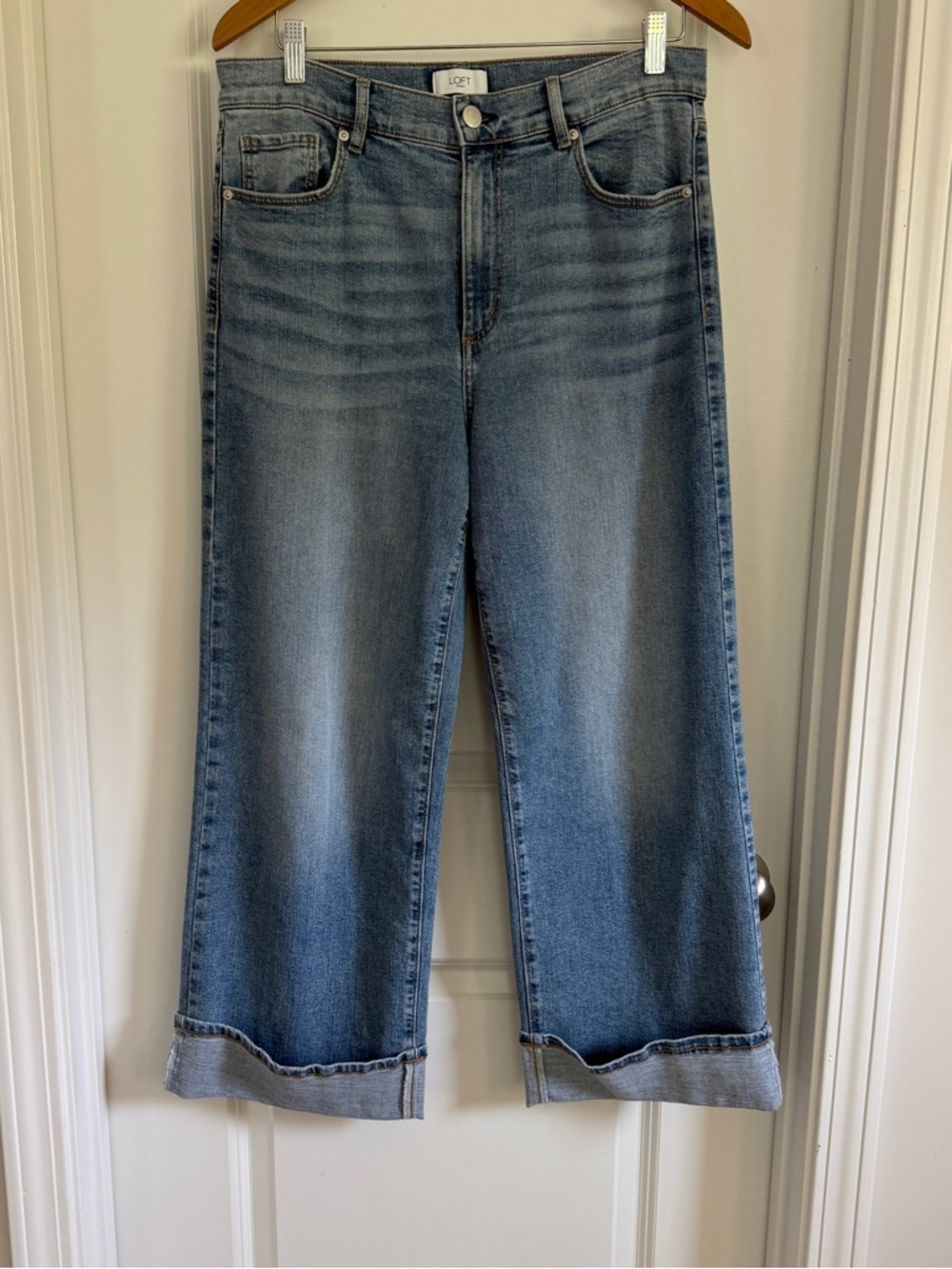 LOFT Outlet Light Wash High Rise Wide-Leg Flip Cuff Jeans ~ Size 10